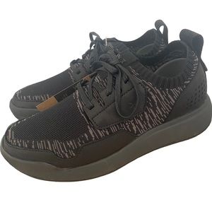 MOZO Women’s Black City Runner Slip Resistant Work Shoes  Size: 7